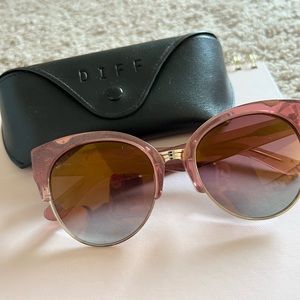DIFF Stella Pink Rose Glittler Cat Eye Sunglasses, Never Worn, Case Included